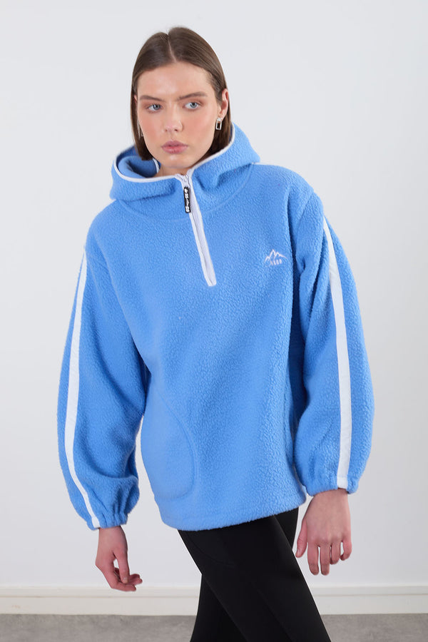 The Echo Fleece in Cornflower and white US45513