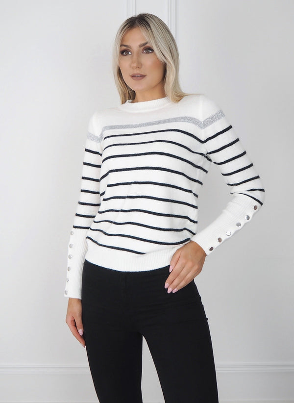 MA821207 WHITE