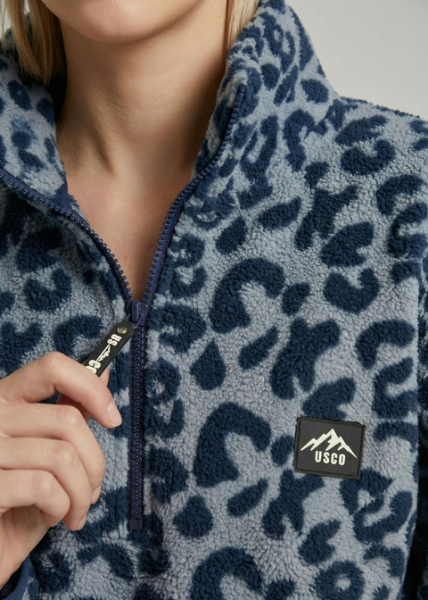 The Trek fleece in GRY/NVY LEOPARD AZTEC US45508