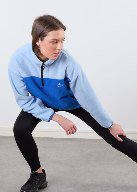 The Wander Fleece in Contrast Blue USCO45515